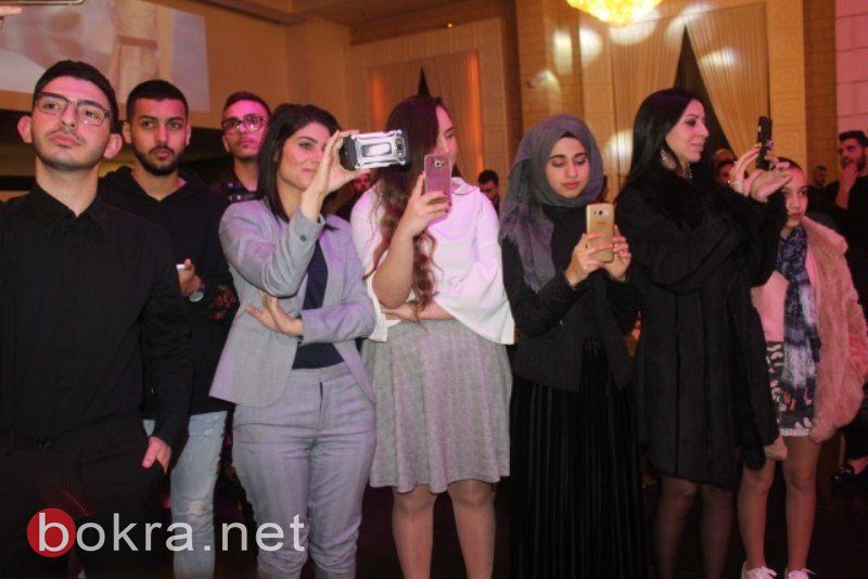 ساهر عوكل خلال حفل استقباله يعلن عن تبرعه بنصف الجائزة لمركز سرطان الأطفال في لبنان-115