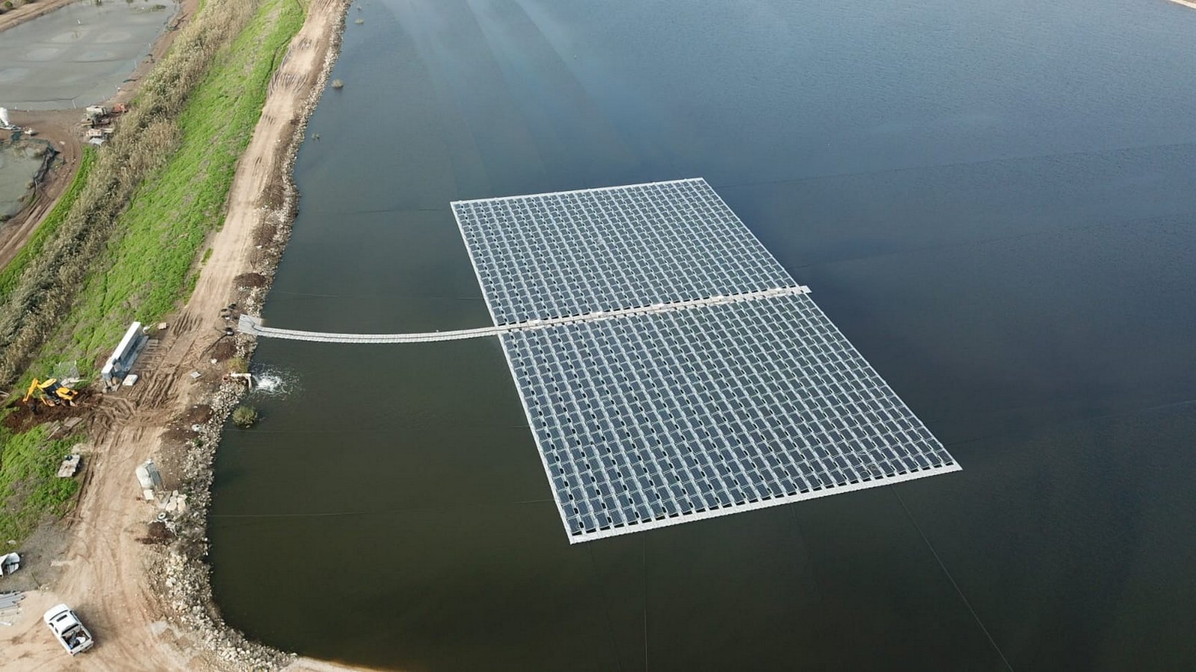 في الجلبوع، مشروع غير مسبوق: ألواح لإنتاج الطاقة الشمسية على برك الأسماك-0