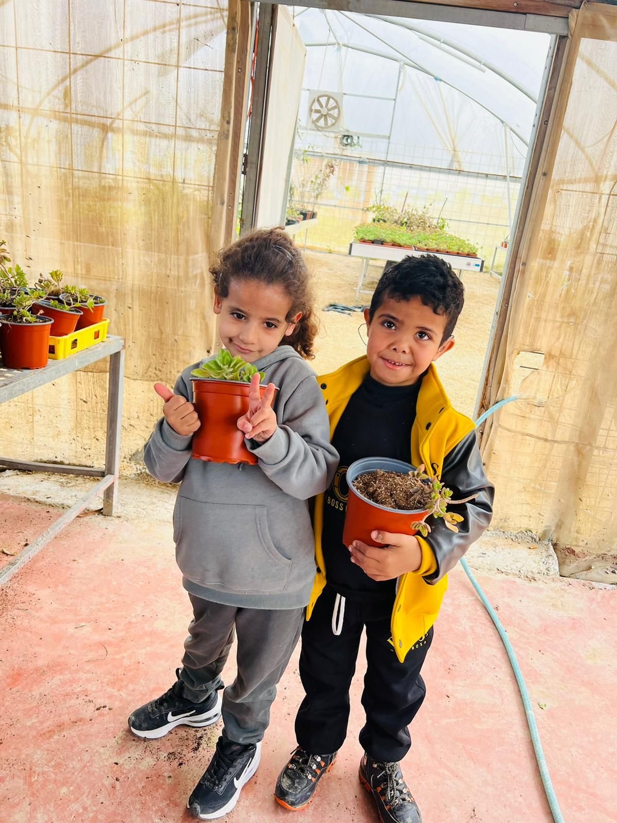 أطفال مميزون في ضيافة الدفيئة الزراعية بالمركز الجماهيري شقيب السلام-0