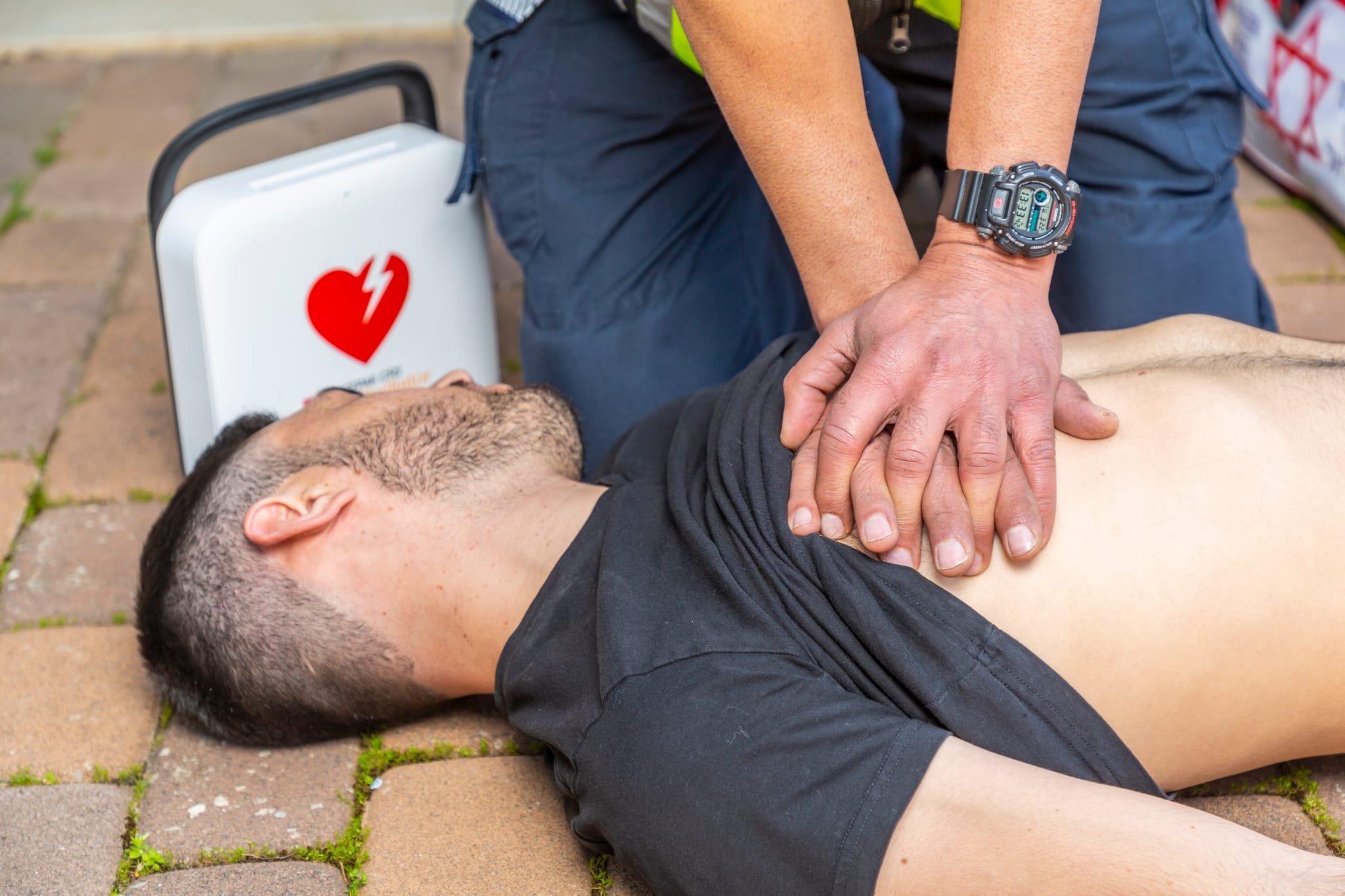 يوم التوعية لاستخدام جهاز الصدمات الكهربائية الخارجي (Defibrillator)‏: بإمكان كل شخص إنقاذ الأرواح-3
