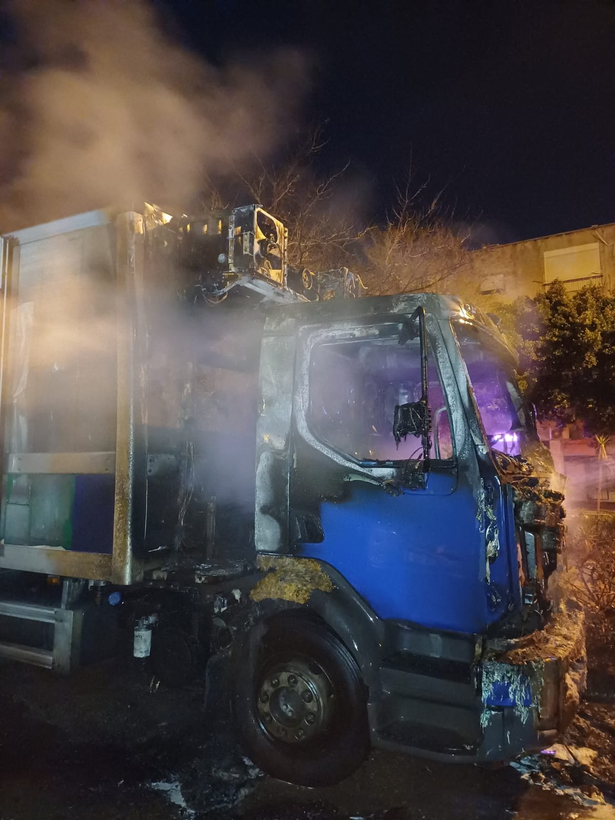 حيفا: حريق شاحنة دون وقوع  اصابات.-0