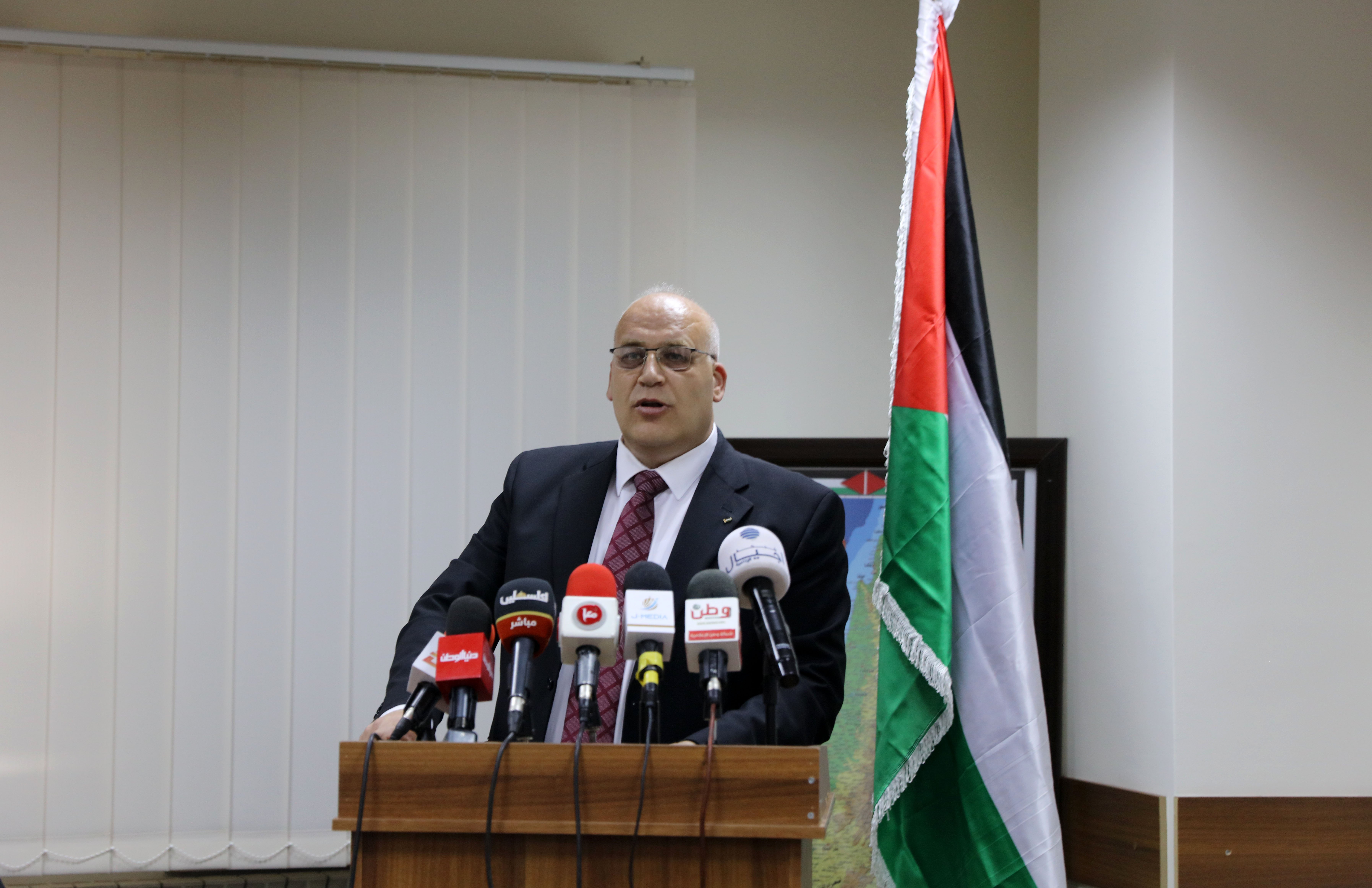 وزير العمل الفلسطيني: بدء توزيع المستحقات لأكثر من 40 الف عامل متضرر من "كورونا" في الضفة وغزة -2