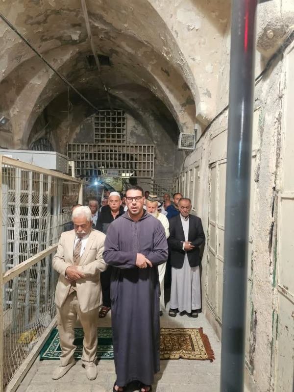 في سابقة خطيرة: منع صلاة الفجر اليوم في المسجد الإبراهيمي واعتداء على المصلين-0