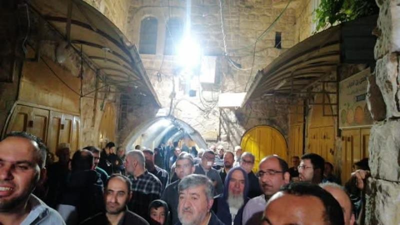 في سابقة خطيرة: منع صلاة الفجر اليوم في المسجد الإبراهيمي واعتداء على المصلين-4