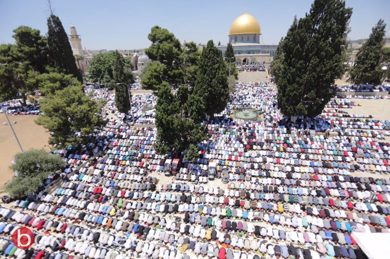 300 ألف مصلٍّ بالمسجد الأقصى في الجمعة الثالثة من شهر رمضان-1