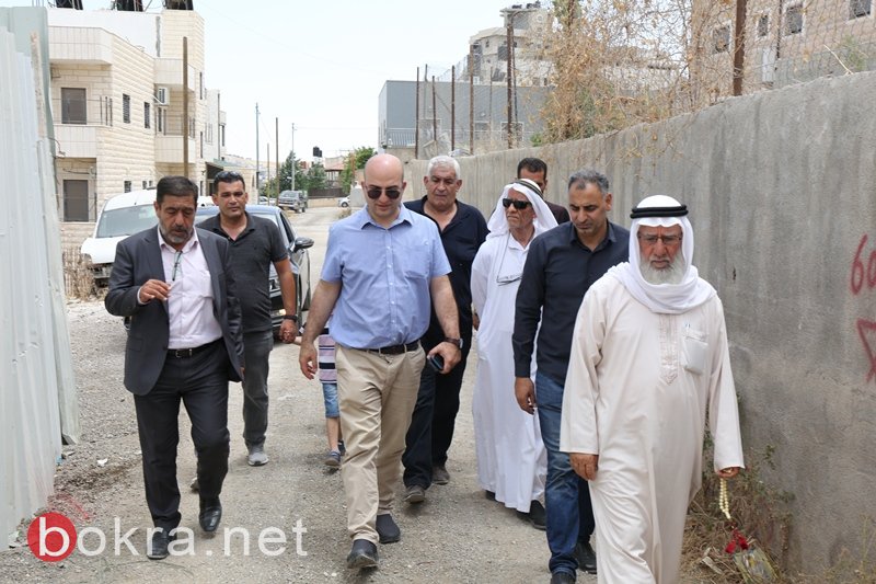وزير القدس يزور بلدة صور باهر ويتفقد المنازل المهددة بالهدم-1