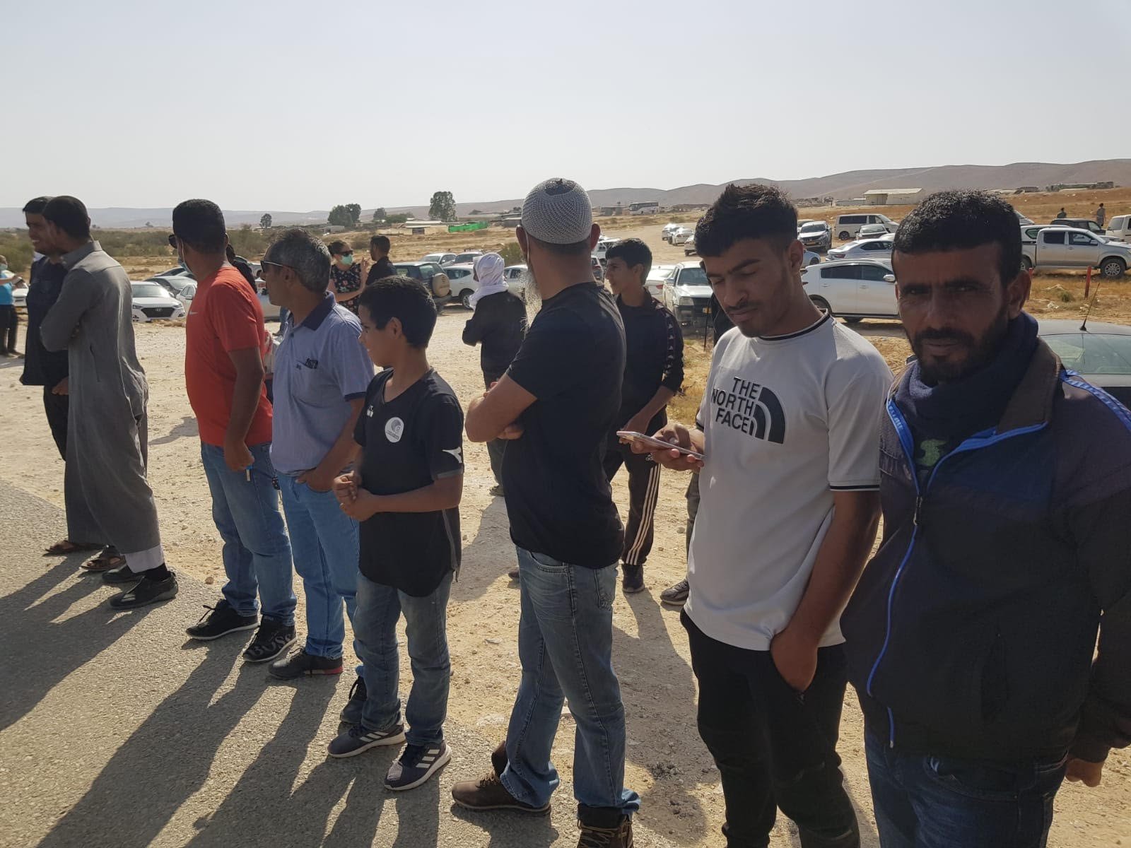 العشرات يشاركون في وقفة احتجاجية على أراضي قرية رخمه في النقب‎-3
