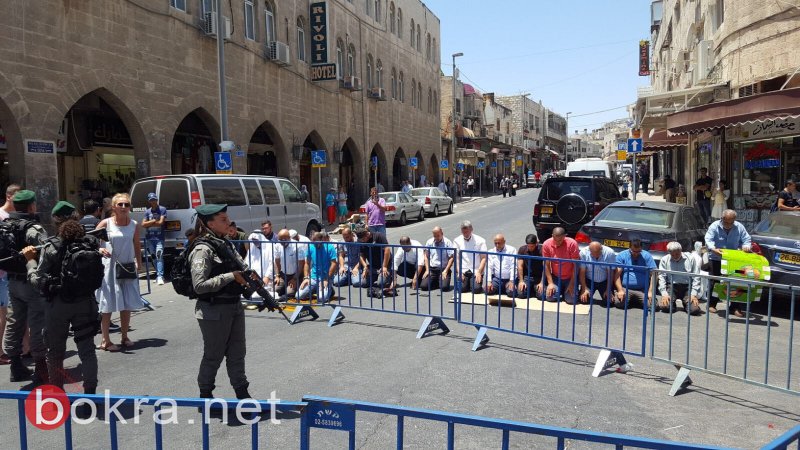 إسرائيل تفتح أبواب المسجد الأقصى وتضع آلات كشف .. ومندوبو الوقف يرفضون تفتيشهم-7