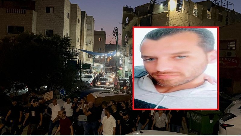 الفريديس: الآلاف يشيعون جثمان ضحية جريمة القتل علاء مرعي-6