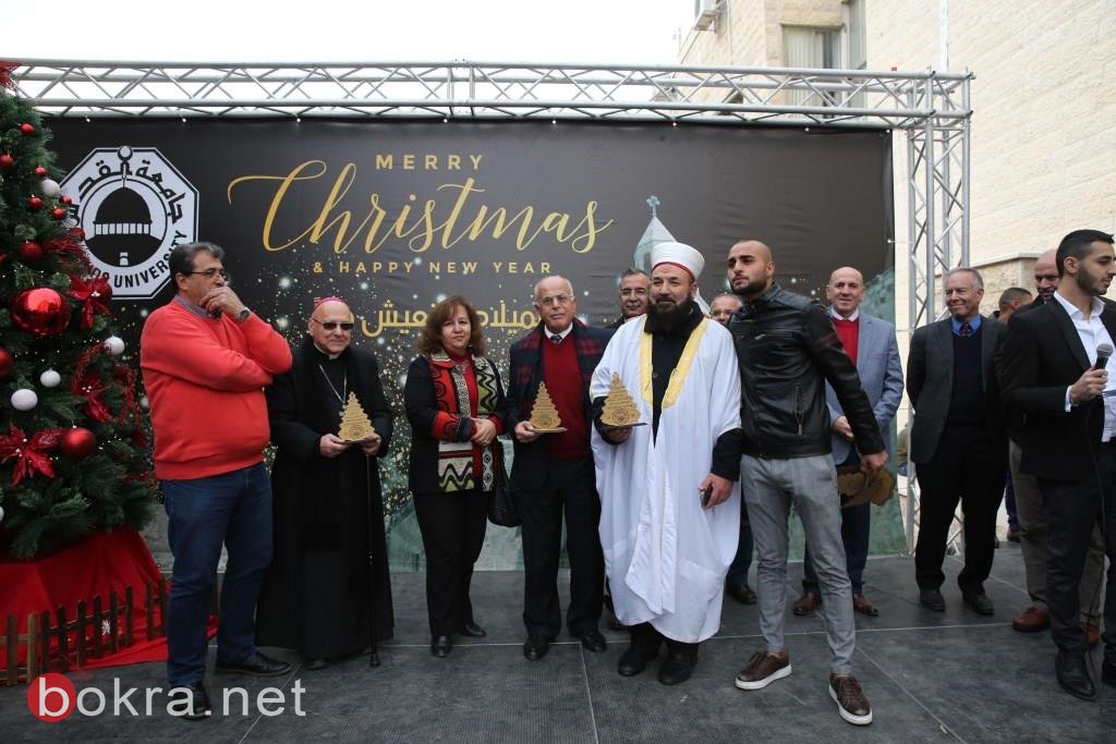   جامعة القدس تضيء شجرة الميلاد في حرمها الرئيس-3
