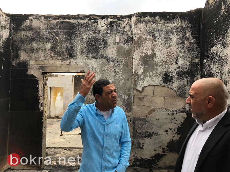 النائب طلب يتفقد بيتا يأوي عائلتين احترق بالكامل في قرية المشاش ولطف الله انه لم يصب أحد بأذى-6