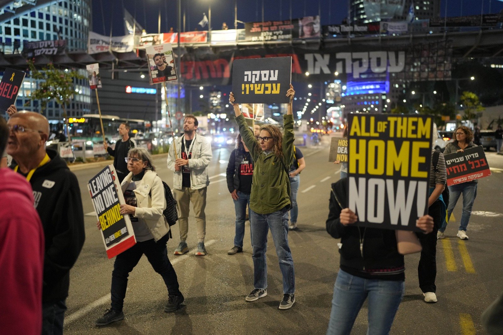 مظاهرات في تل أبيب وحيفا تطالب بصفقة لإعادة المحتجزين واستقالة نتنياهو-2