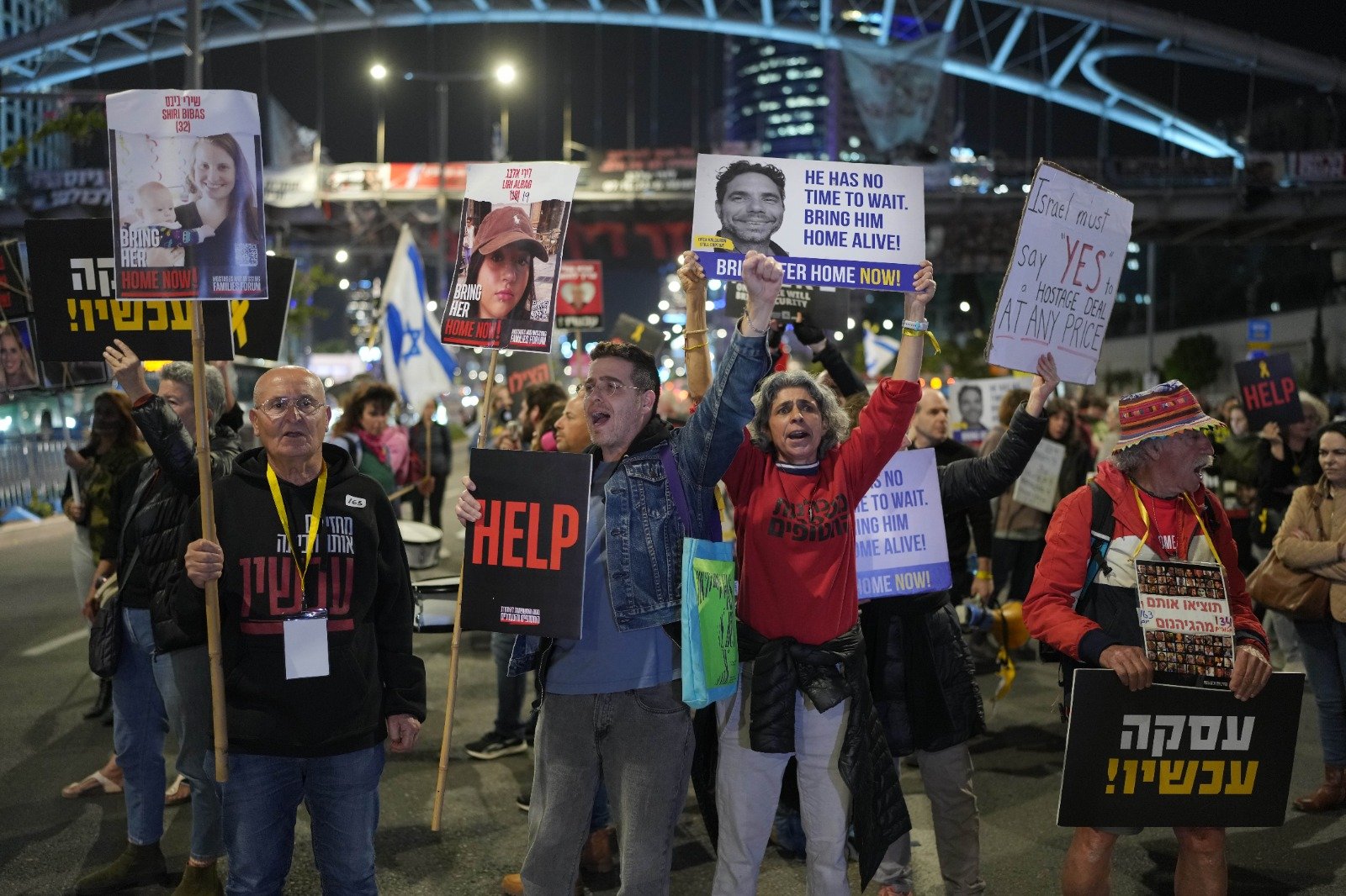 مظاهرات في تل أبيب وحيفا تطالب بصفقة لإعادة المحتجزين واستقالة نتنياهو-3