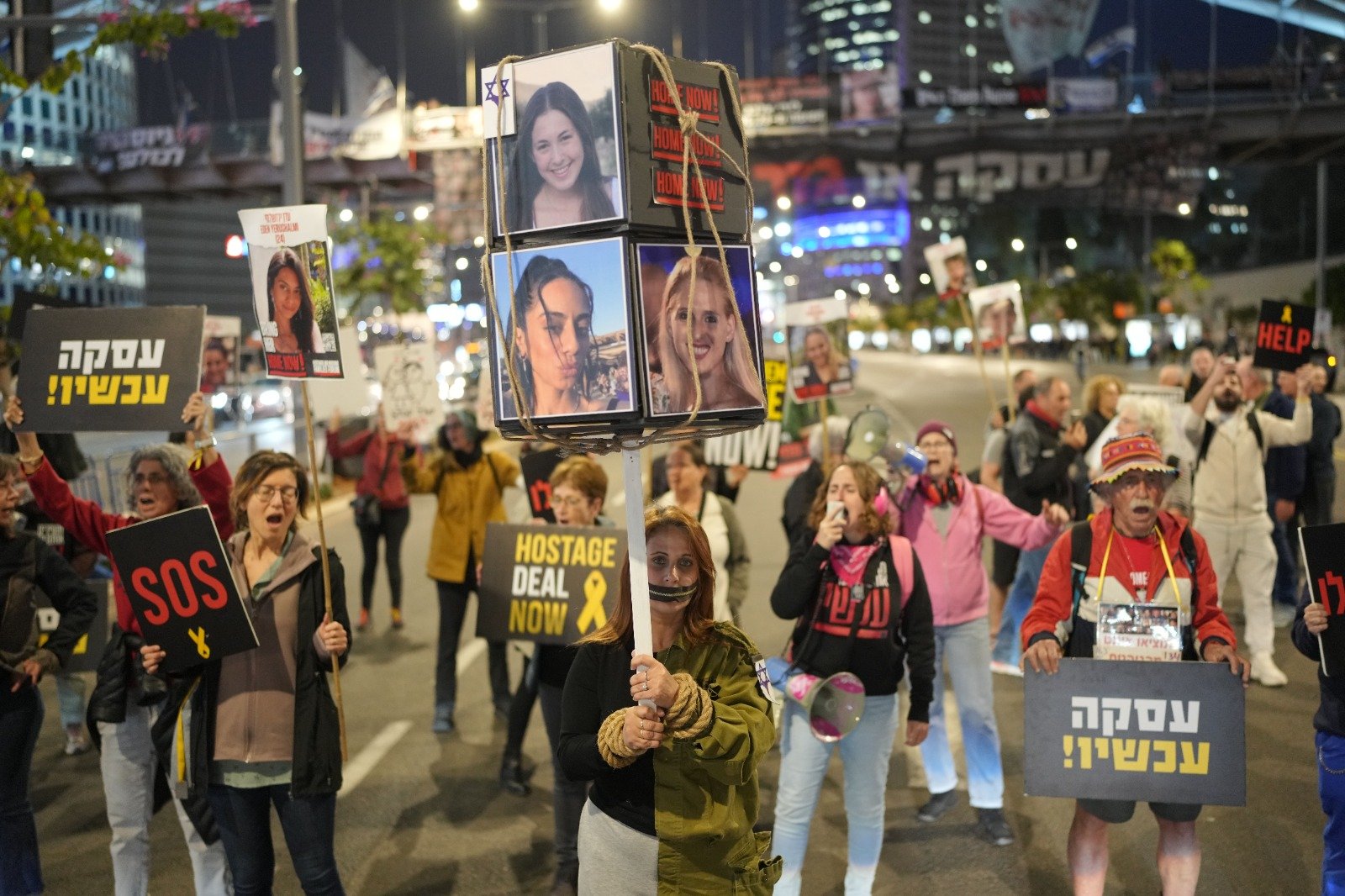 مظاهرات في تل أبيب وحيفا تطالب بصفقة لإعادة المحتجزين واستقالة نتنياهو-7