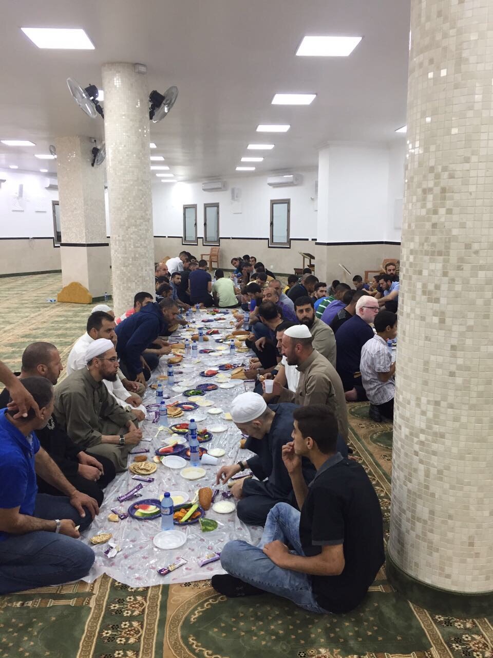 أم الفحم: مجموعة " مبادرون" تُحيي العشر الأواخر من رمضان في مسجد حيّ العيون-0