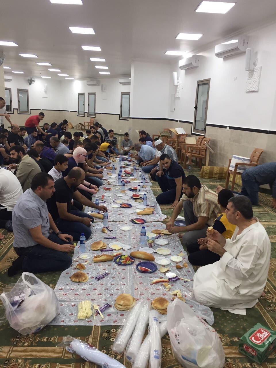 أم الفحم: مجموعة " مبادرون" تُحيي العشر الأواخر من رمضان في مسجد حيّ العيون-4