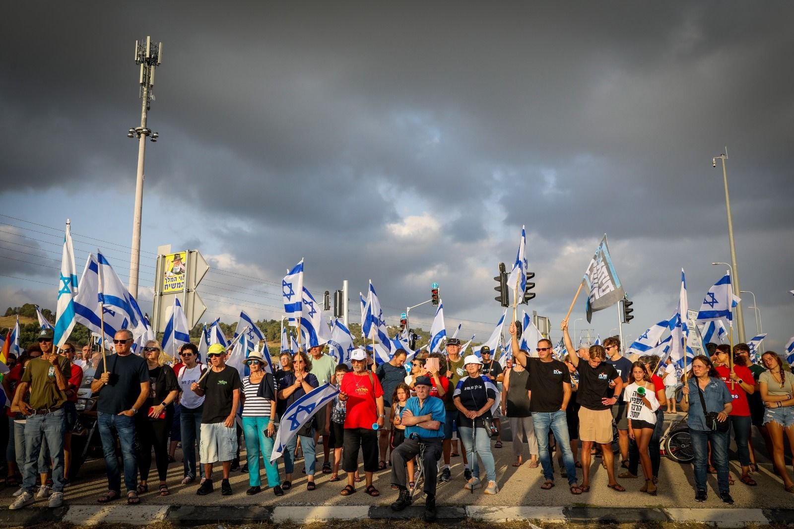 للإسبوع الـ 24 وبمشاركة ليبرمان: اسرائيليون ضد الإصلاح القضائي في أكثر من 150 موقعًا-0