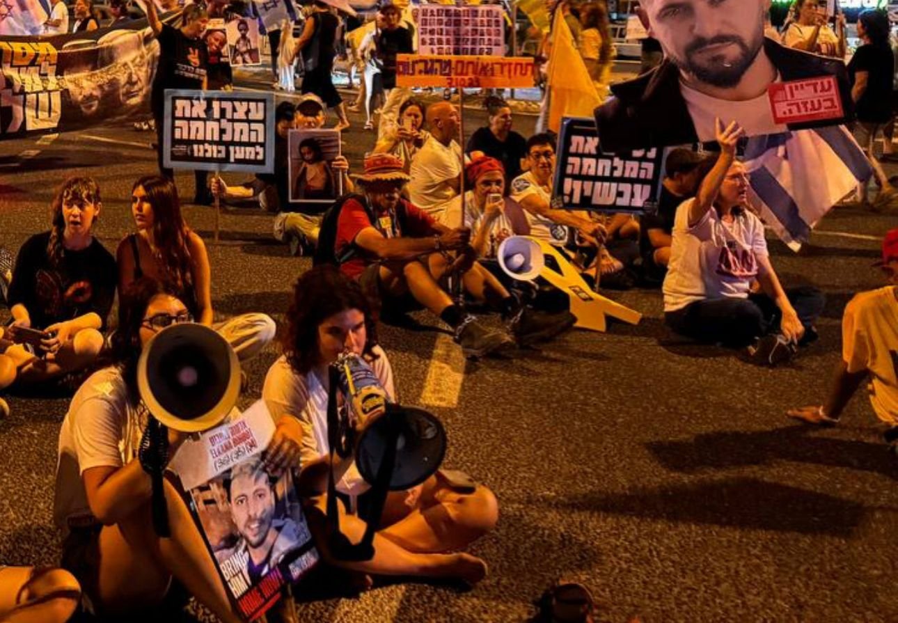 تصعيد في الاحتجاجات واغلاق شوارع بالقدس بعد نهاية اسبوع حافلة بالتظاهرات | نقف معًا: لن نتوقف حتى تتوقف الحرب-11