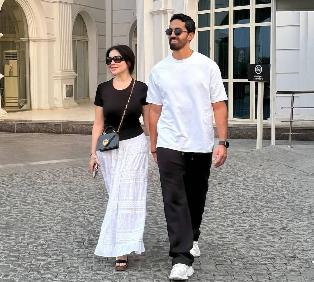 مي عز الدين تنشر أول صور من شهر العسل مع زوجها أحمد تيمور-0