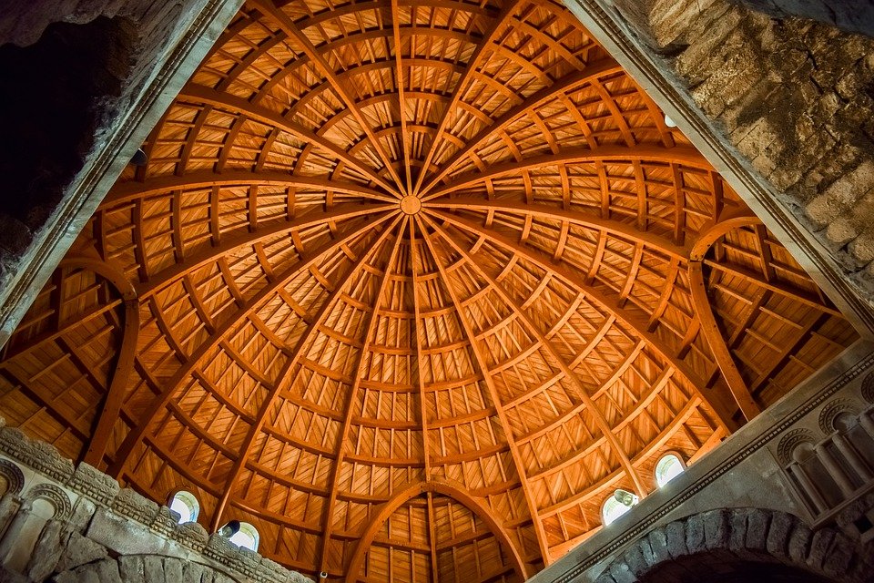 تصاميم أسقف خشبية في ديكور المنزل تعكس روح الطبيعة على الفراغ-0