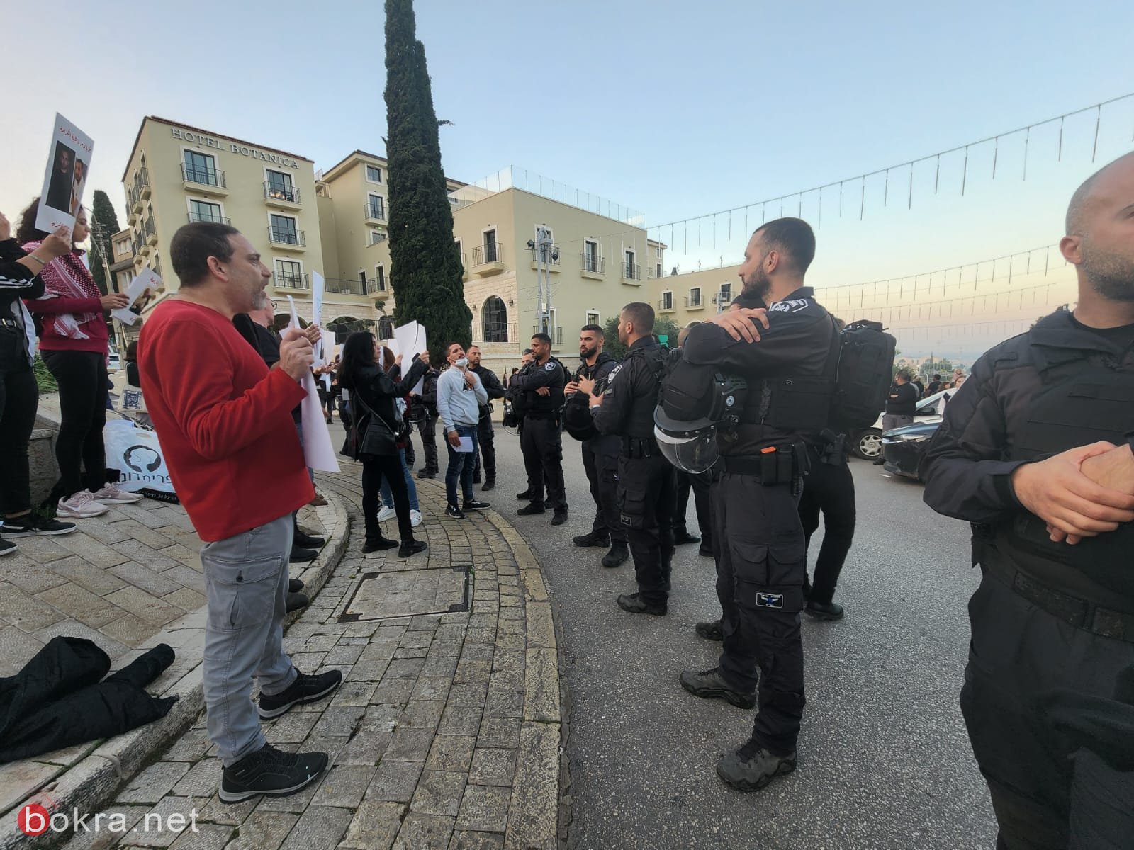 حيفا: وقفة إسناد لمعتقلي هبة الكرامة والشرطة تعتقل عددا من المتظاهرين-12