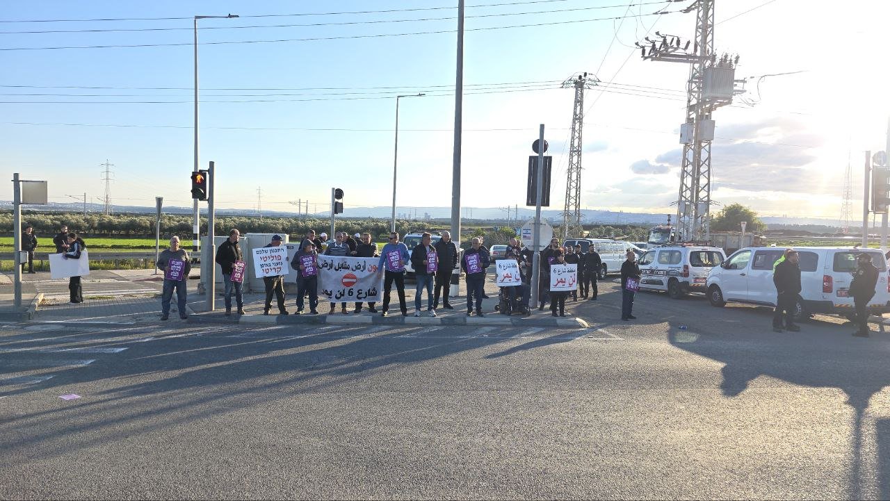 ناشطو "نقف معًا" في المظاهرة شعبية ضد مصادرة الأراضي ضمن مخطط شارع 6 بالجليل الغربي: "لا تراجع قبل منح أصحاب الأراضي حقهم"-5