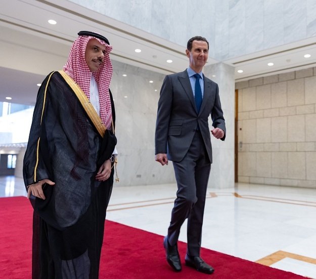 صور.. لحظة استقبال الرئيس السوري لوزير الخارجية السعودي في زيارة رسمية لدمشق-1