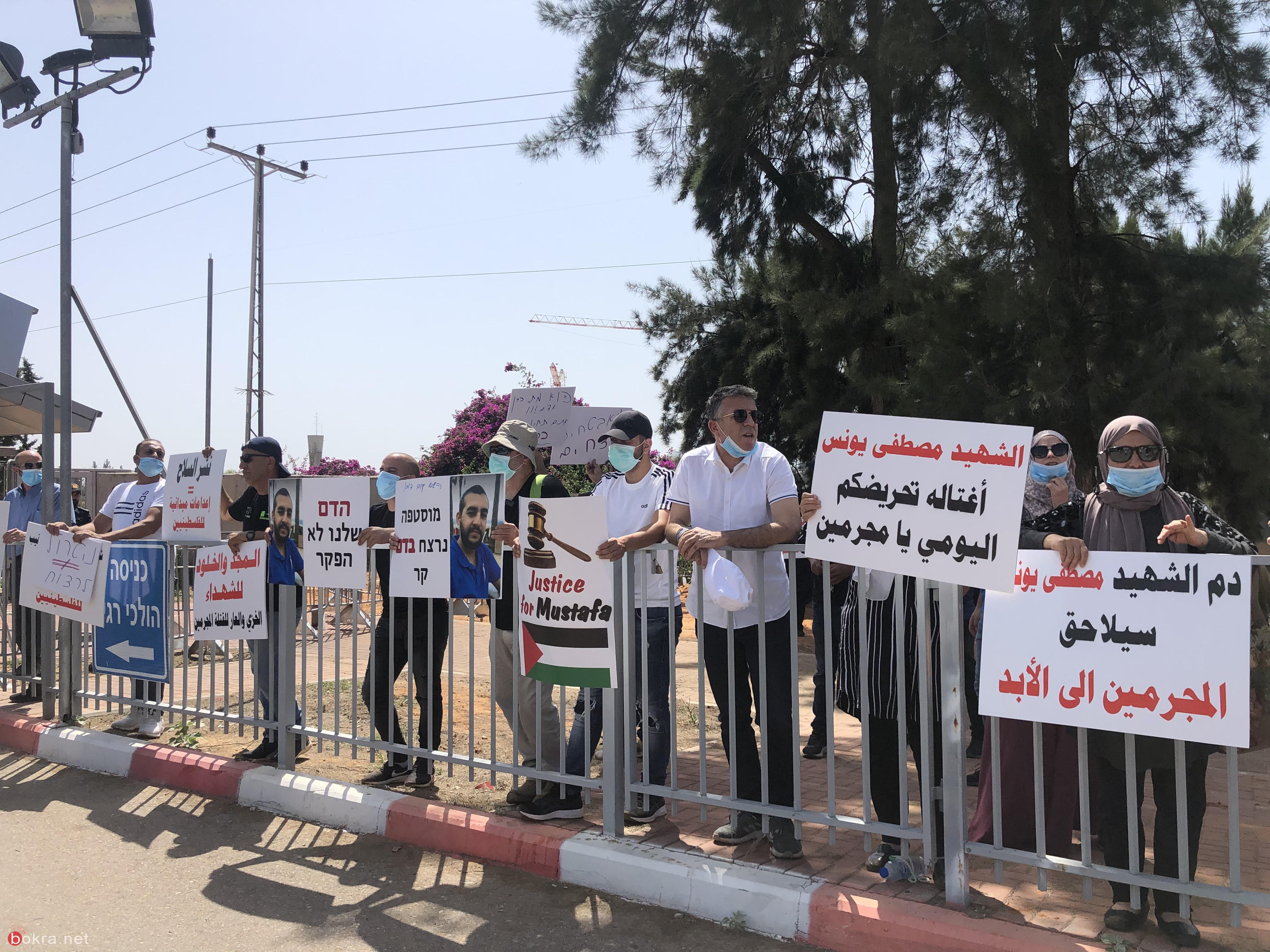 "دمائنا مش رخيصة" ..تظاهرة  أمام مستشفى تل هشومر -21