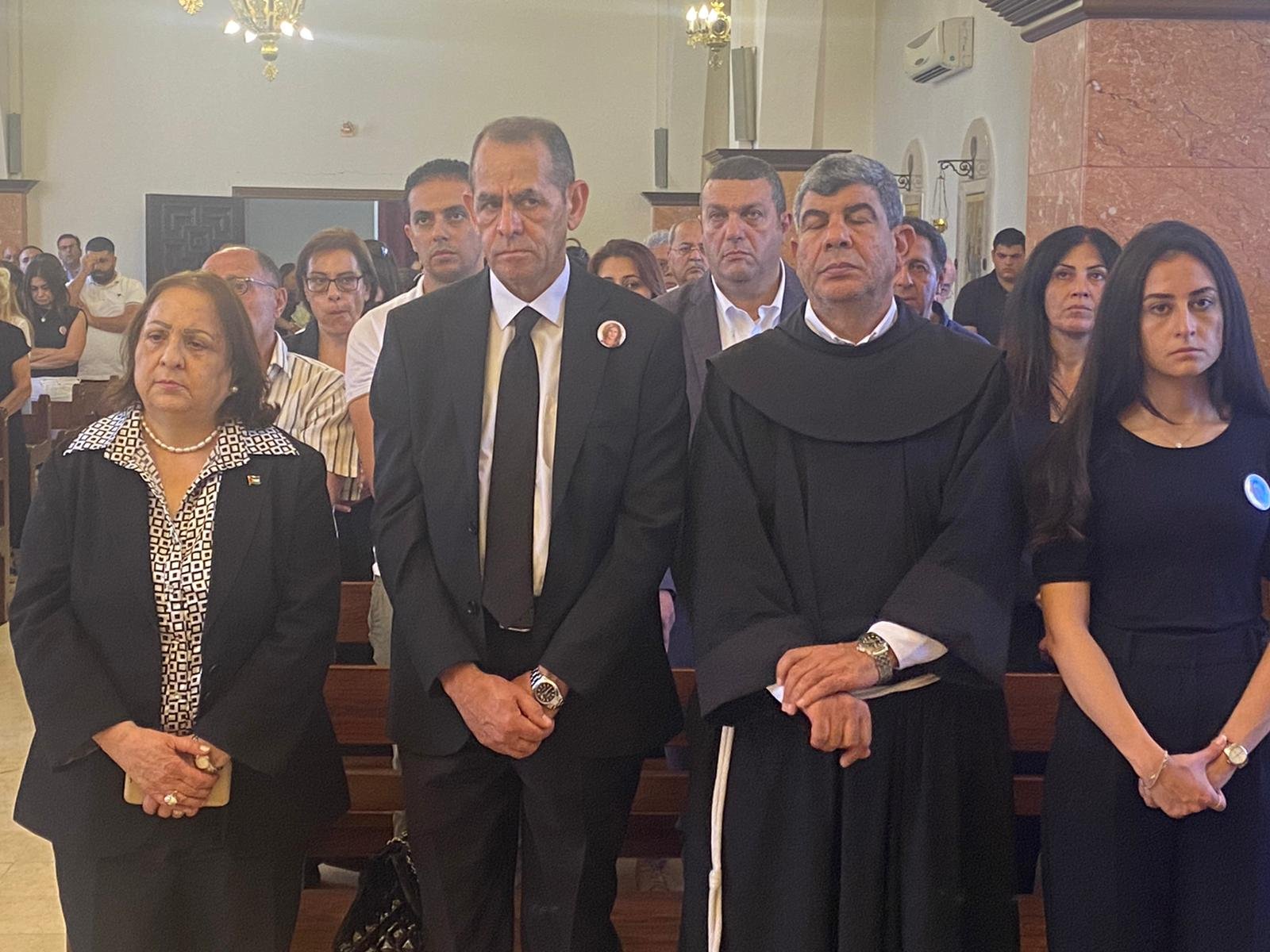القدس: إقامة قداس وجناز الأربعين للشهيدة شيرين أبو عاقلة-6