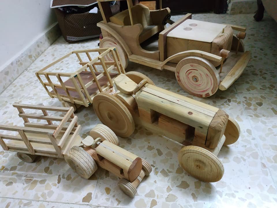 اماني الزوربا .... أول نجارة في نابلس تصنع مركبات من الخشب كتحف أنتيكا-2