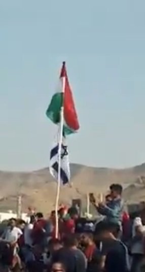 رفع العلم الإسرائيلي في شوارع كردستان العراق-0