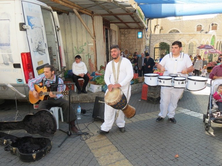 حركة نشطة في سوق الناصرة في البلدة القديمة-1