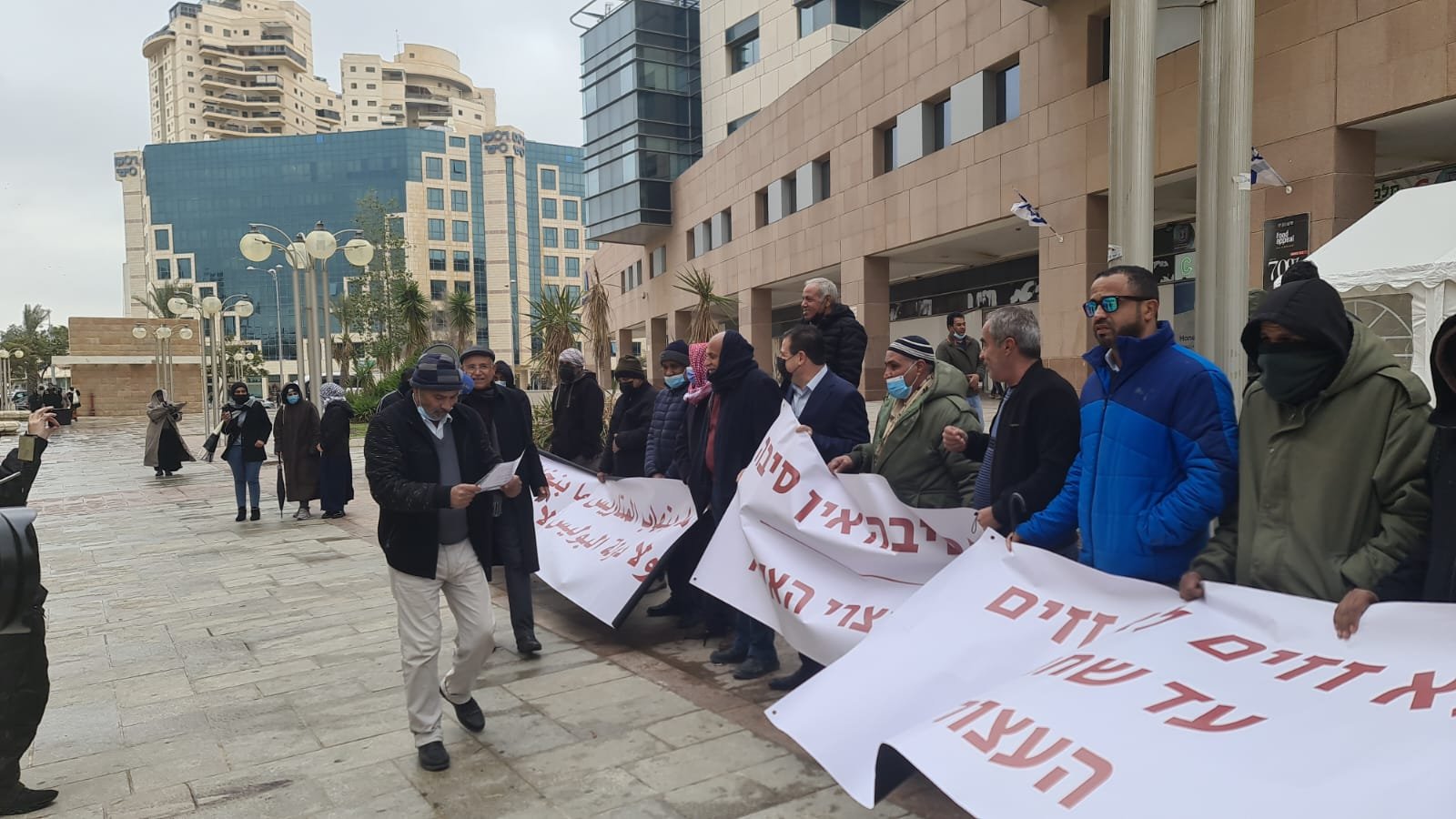 مظاهرة واسعة امام محكمة بئر السبع تطالب باطلاق سراح معتقلي هبة النقب-2