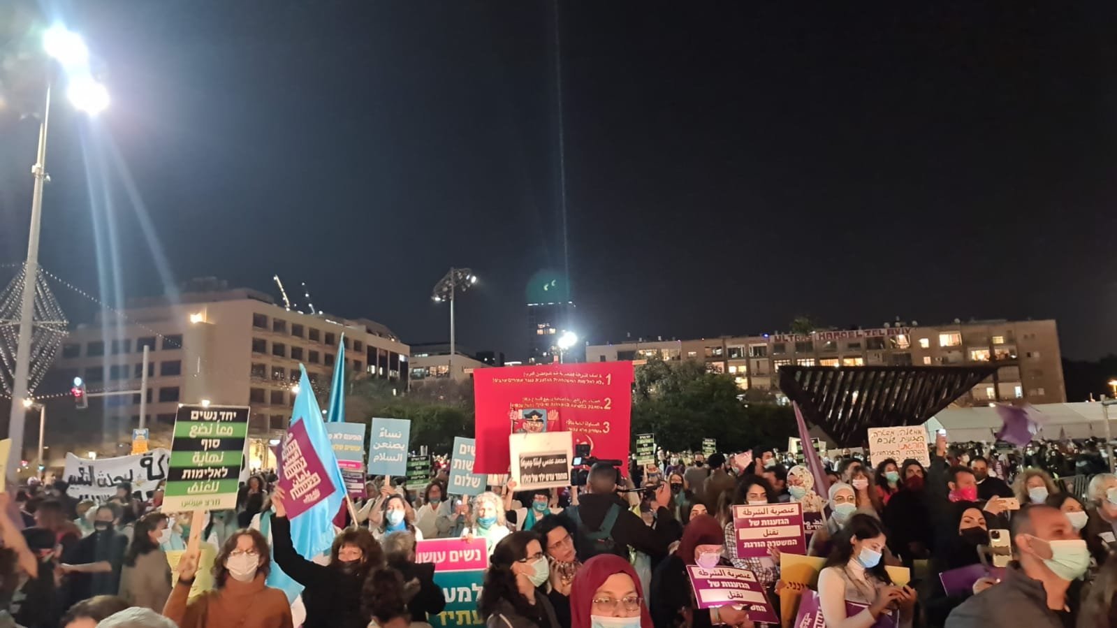 نجاح كبير ومشاركة الآلاف في مظاهرة الأمهات بتل أبيب-12