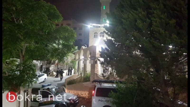 الشرطة تقتحم مسجد الفاروق بأم الفحم ومنزل إمامه، وتعتقل الإمام-10