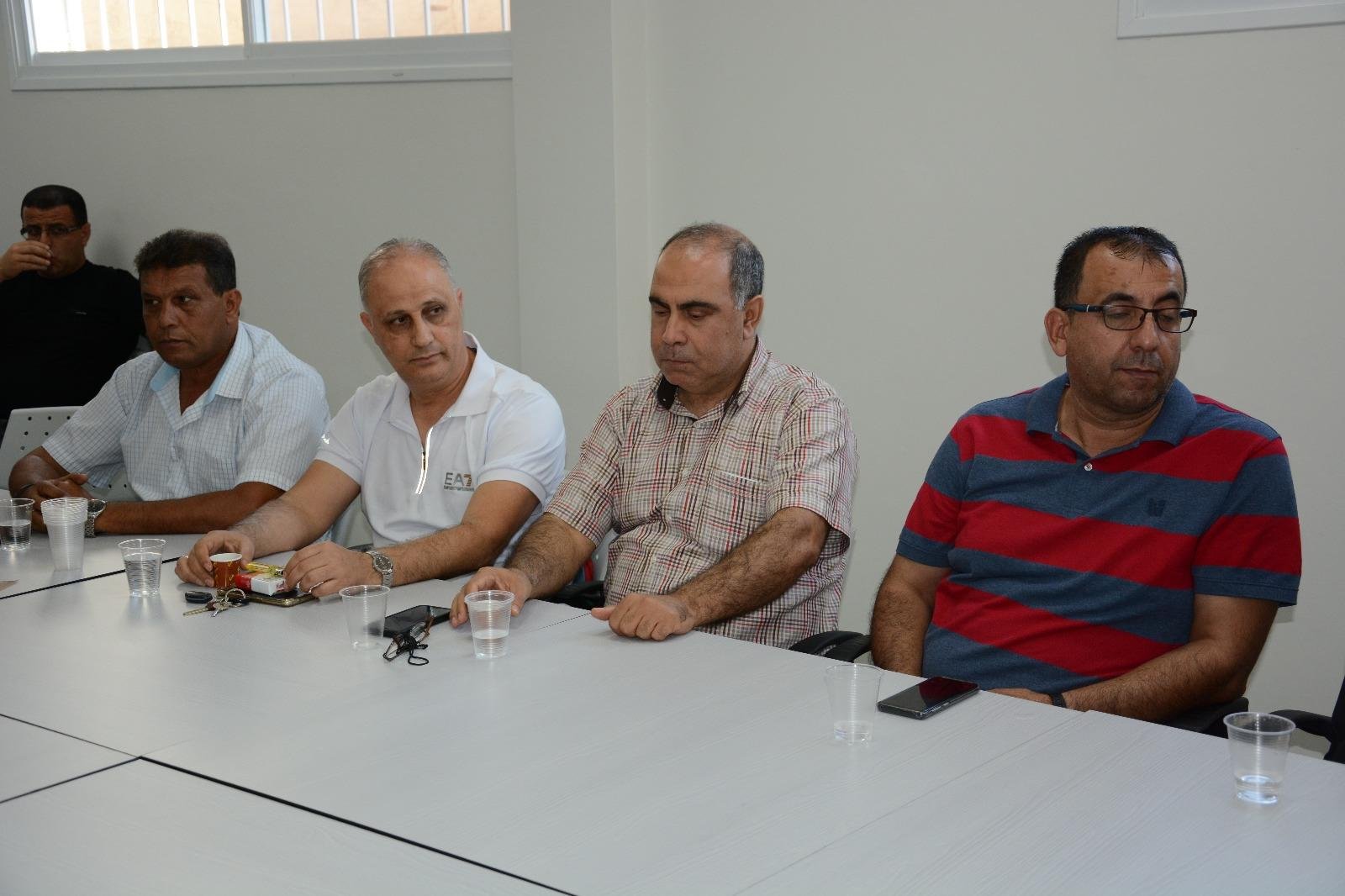 مجلس عمال لواء الناصرة يعقد جلسة سكرتارية خاصة لتكريم النقابي الجبهوي جهاد عقل .\-11