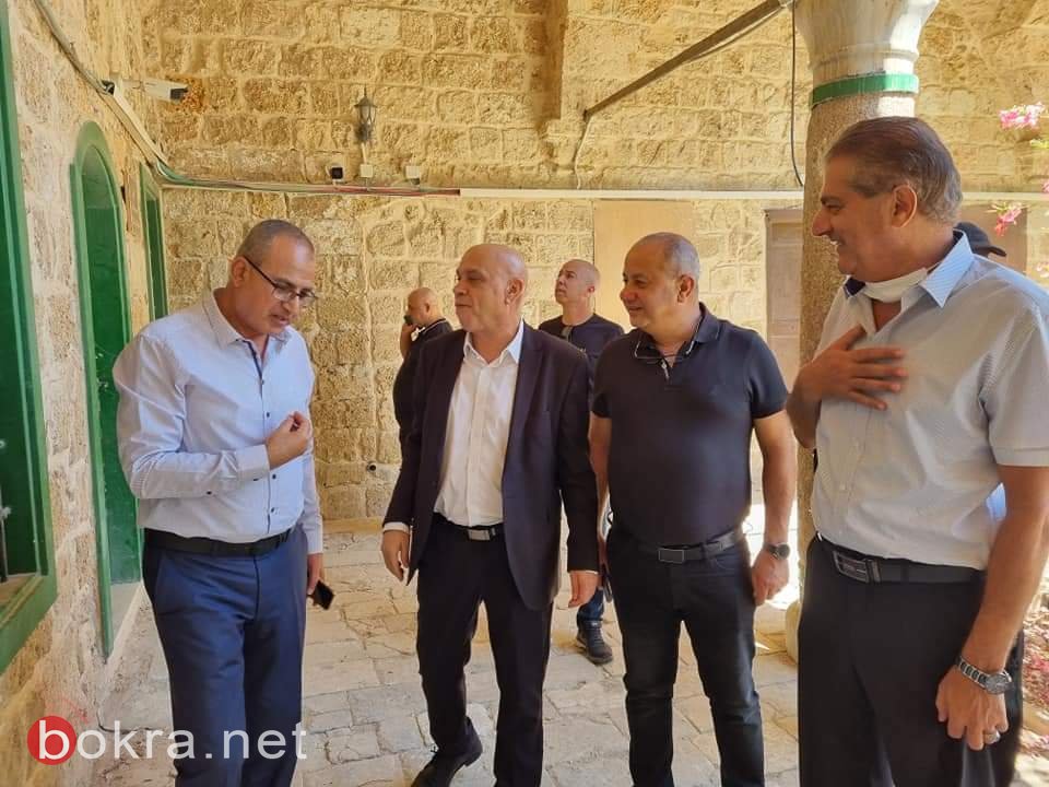 الوزير عيساوي فريج في زيارة خاصة  لمسجد الجزار ولجنة أمناء الوقف الاسلامي في عكا-6
