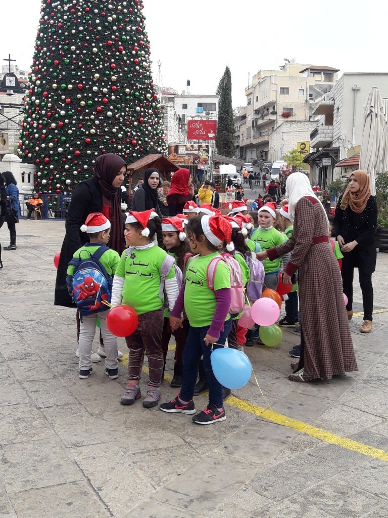 بلدية الناصرة: أجواء ميلادية رائعة تشهدها المدينة وندعوكم للمشاركة بمسيرة الميلاد-1
