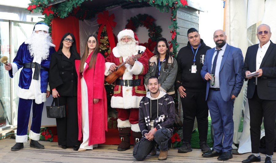 بلو سانتا "Blu Santa" يرافق ستوديو بكرا بأجواء ميلادية رائعة في الناصرة-0