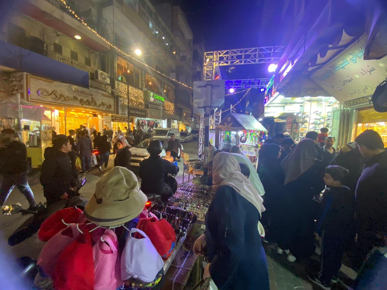 أسواق رام الله والبيرة تعج بالمتسوقين لاستقبال العيد-9