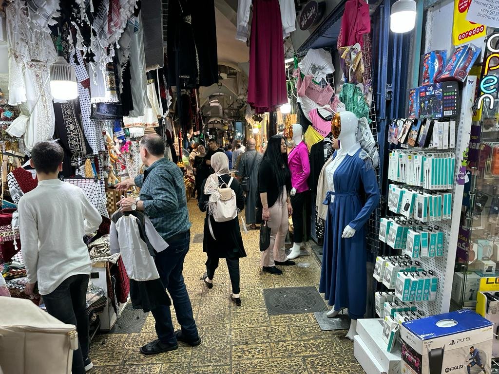 "بكرا" يرصد الأجواء في أسواق القدس عشية عيد الفطر-0
