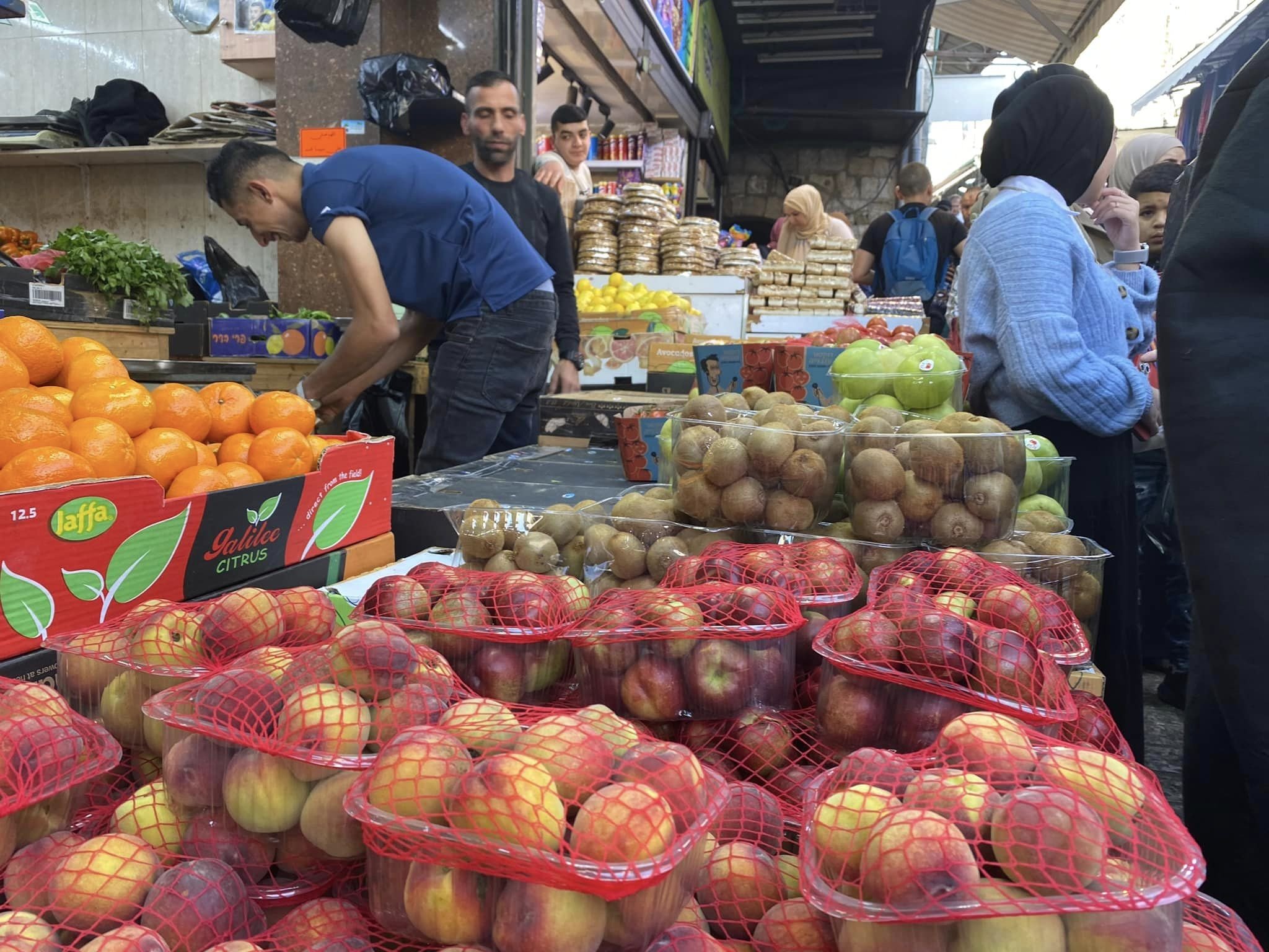 "بكرا" يرصد الأجواء في أسواق القدس عشية عيد الفطر-11