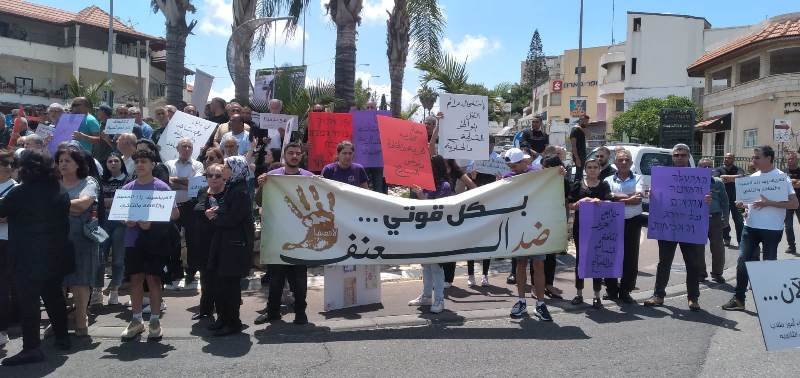 كفر ياسيف: وقفة غضب احتجاجية وإغلاق شارع 70 رفضًا للعنف والقتل-4