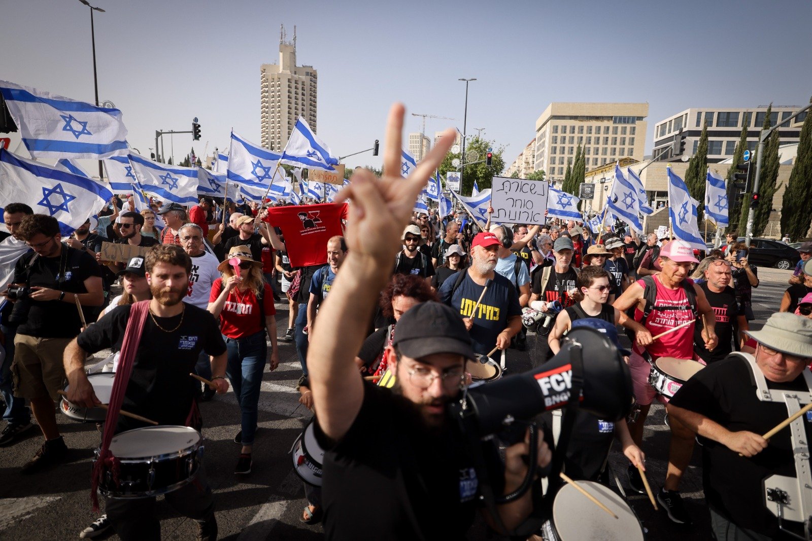القدس: مظاهرة مطالبة بإنتخابات- مواجهات واعتقالات-8