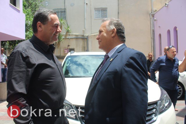 وزير المواصلات يسرائيل كاتس يزور بلدية الناصرة ويعد بالتصليحات-4