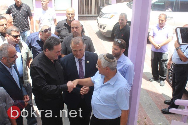 وزير المواصلات يسرائيل كاتس يزور بلدية الناصرة ويعد بالتصليحات-8