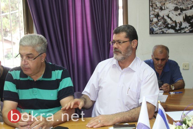 وزير المواصلات يسرائيل كاتس يزور بلدية الناصرة ويعد بالتصليحات-18