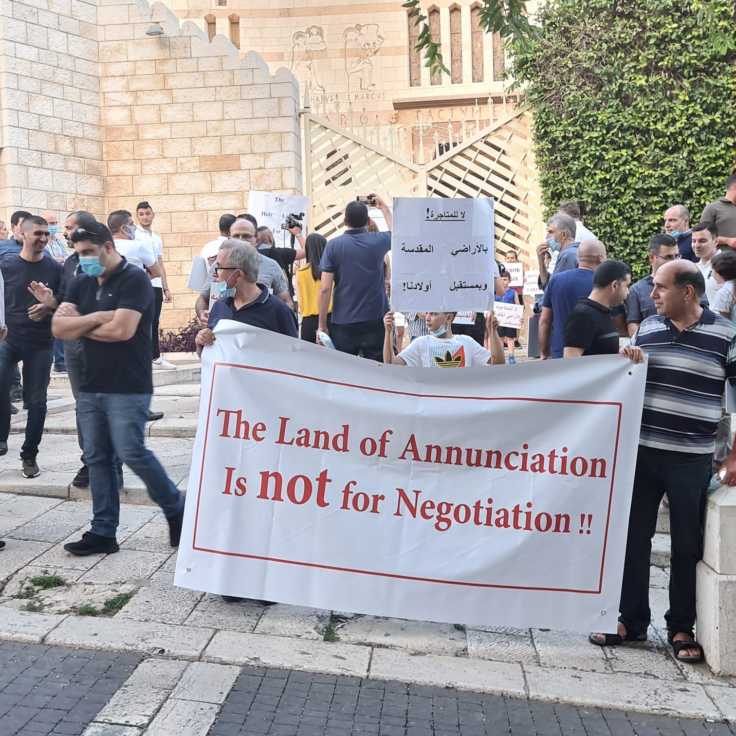 مباشر، الناصرة: مسيرة شموع وتظاهرة احتجاجية ضد صفقات بيع الاراضي بعنوان "ارض البشارة مش للتجارة"-14