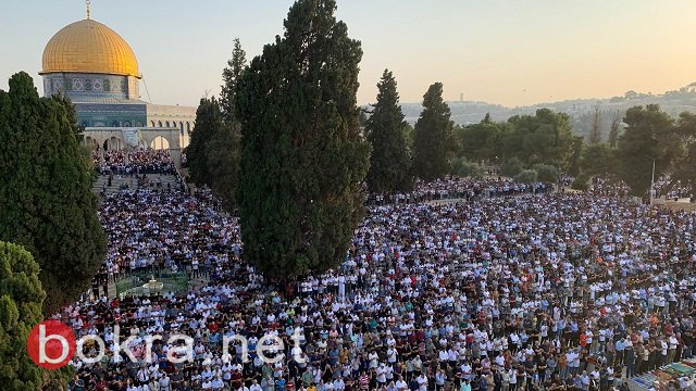 أكثر من مئة الف مصل يؤدون صلاة عيد الأضحى المبارك في رحاب الاقصي.-4