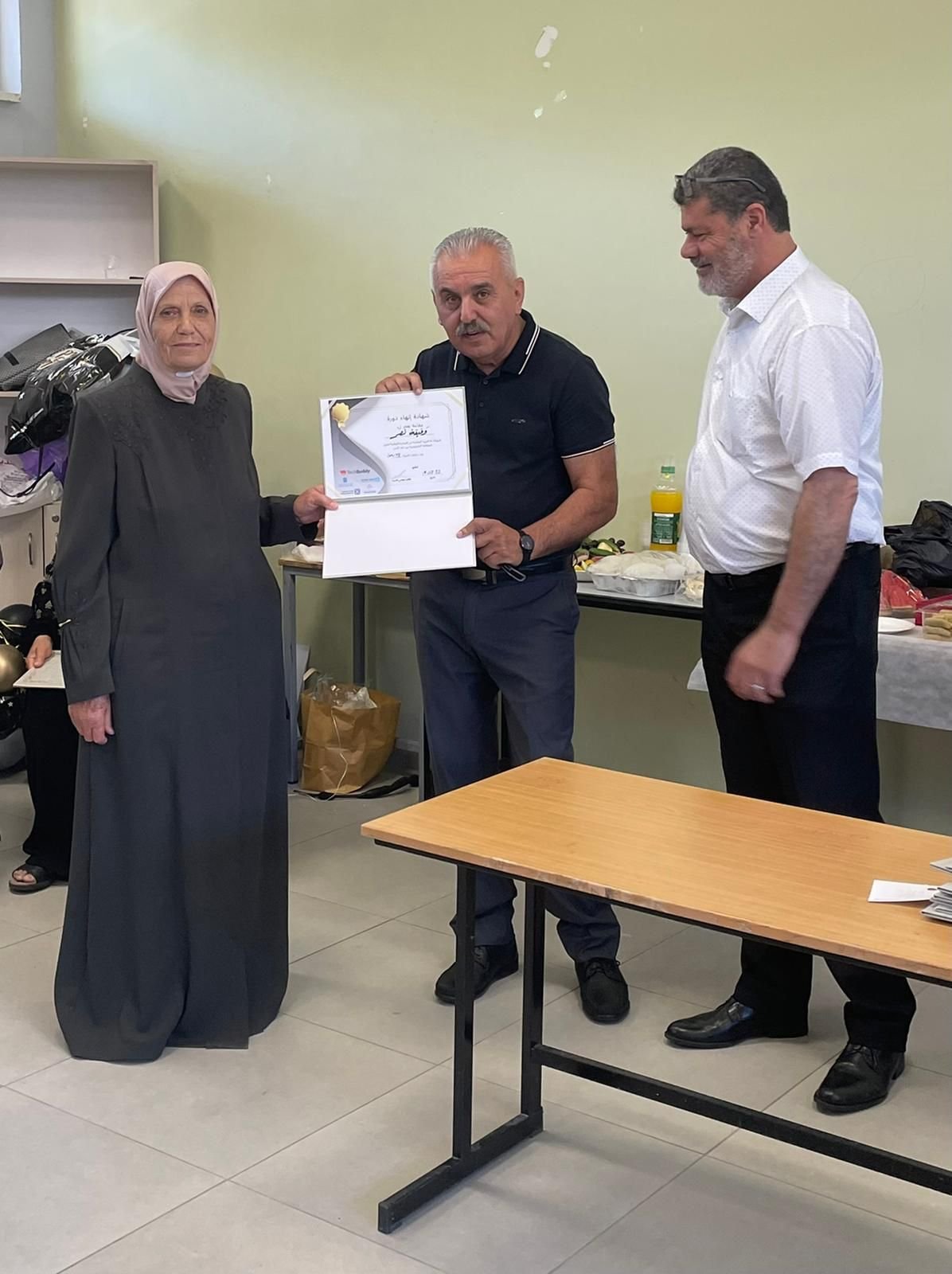 الناصرة: البلدية توزع شهادات انهاء دورة "تابليت"-6